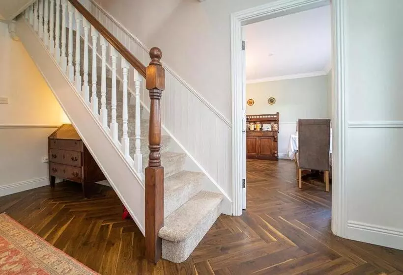 Aamiaismajoitus (B&B) Five Ferns House