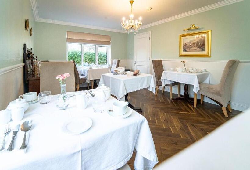 تختخواب و صبحانه Five Ferns House