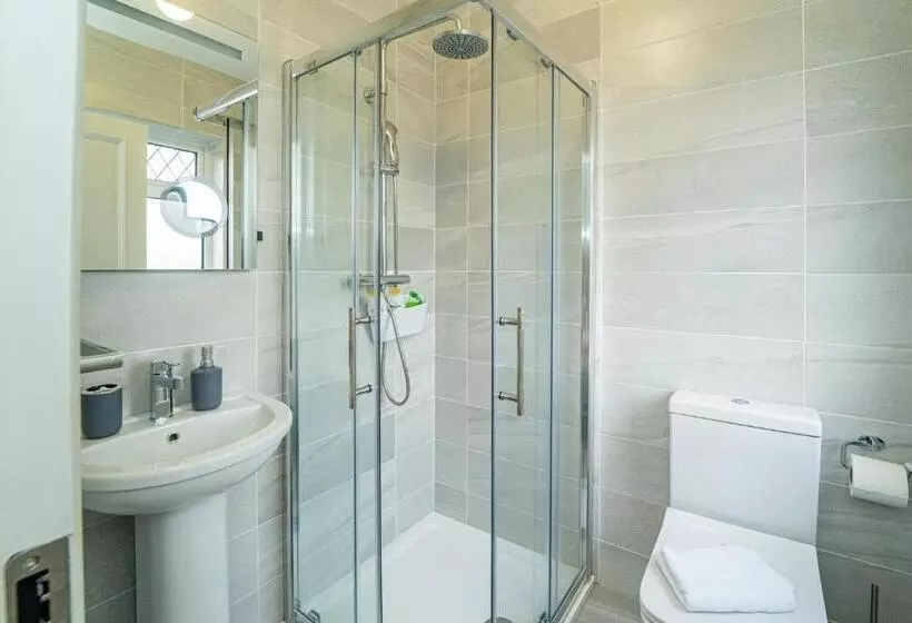 Aamiaismajoitus (B&B) Five Ferns House