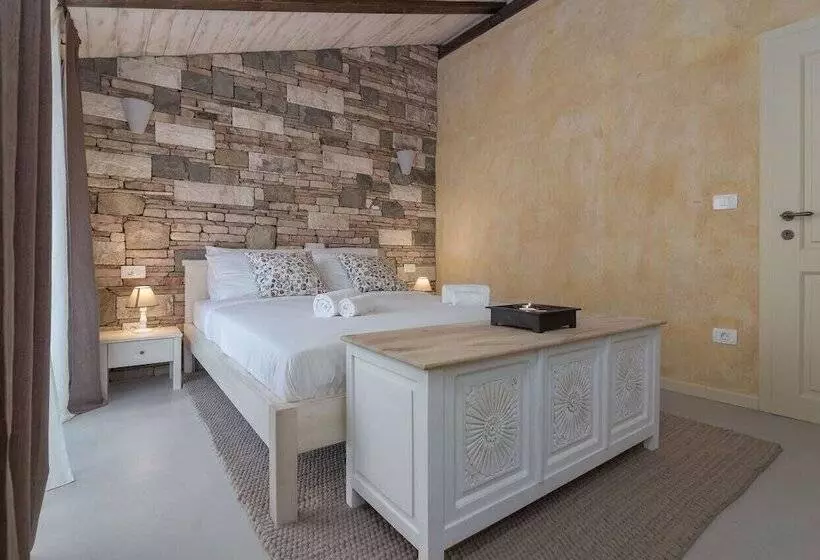 هاستل Stara šola   Oleander Resort