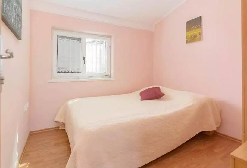 هاستل Stara šola   Oleander Resort