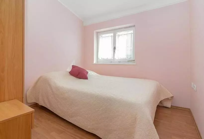 هاستل Stara šola   Oleander Resort