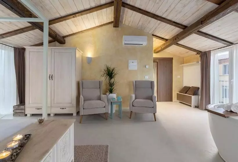 هاستل Stara šola   Oleander Resort