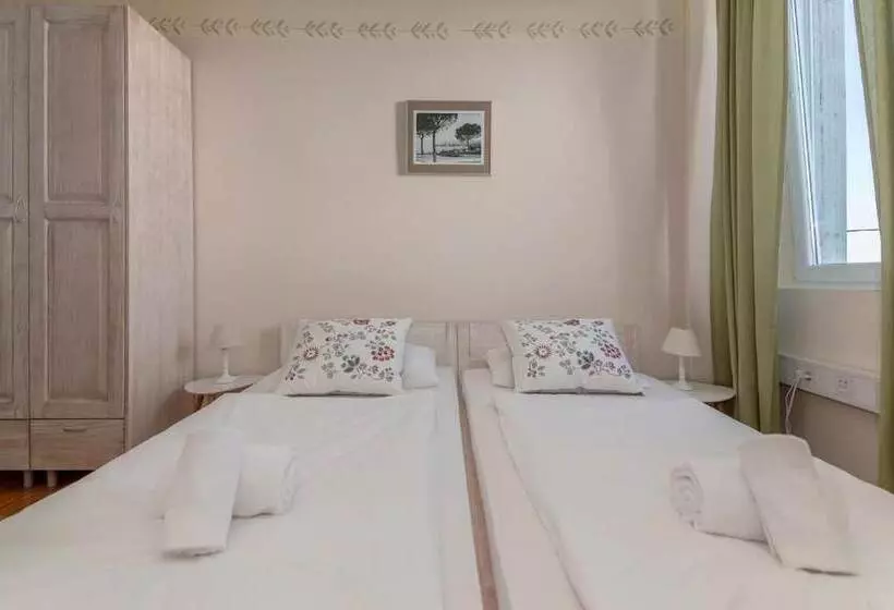 هاستل Stara šola   Oleander Resort