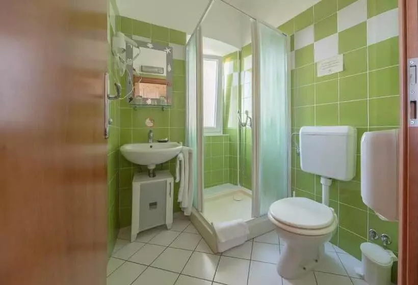 هاستل Stara šola   Oleander Resort