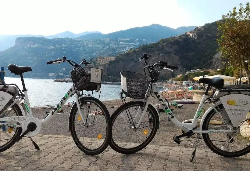 تختخواب و صبحانه Minihotel Iris