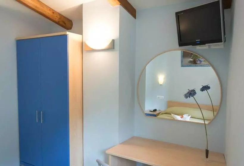 تختخواب و صبحانه Minihotel Iris