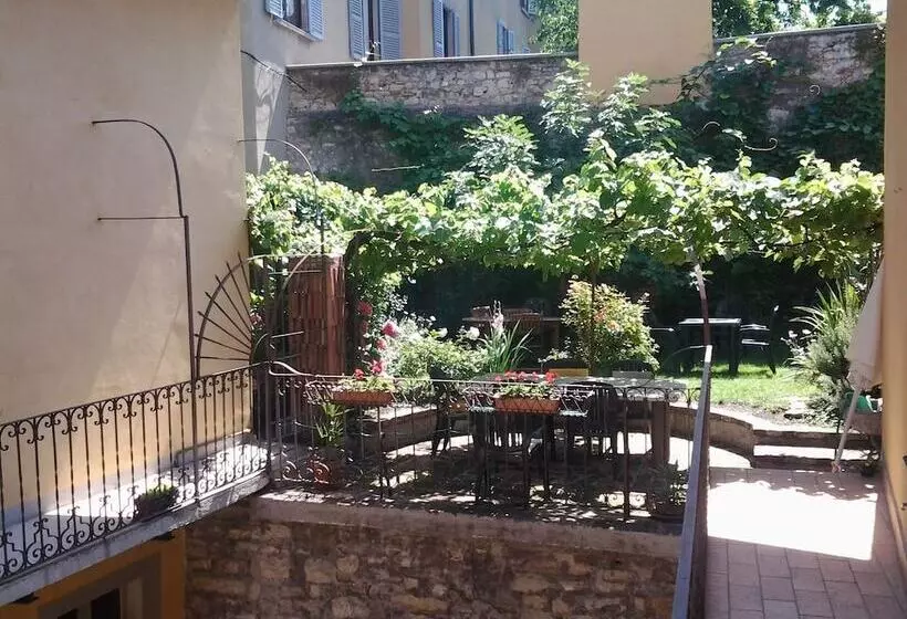 Casa Mario Lupo Apartments And Rooms