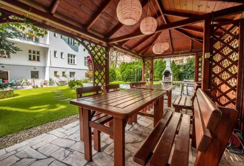 Szálloda Arcus Garden