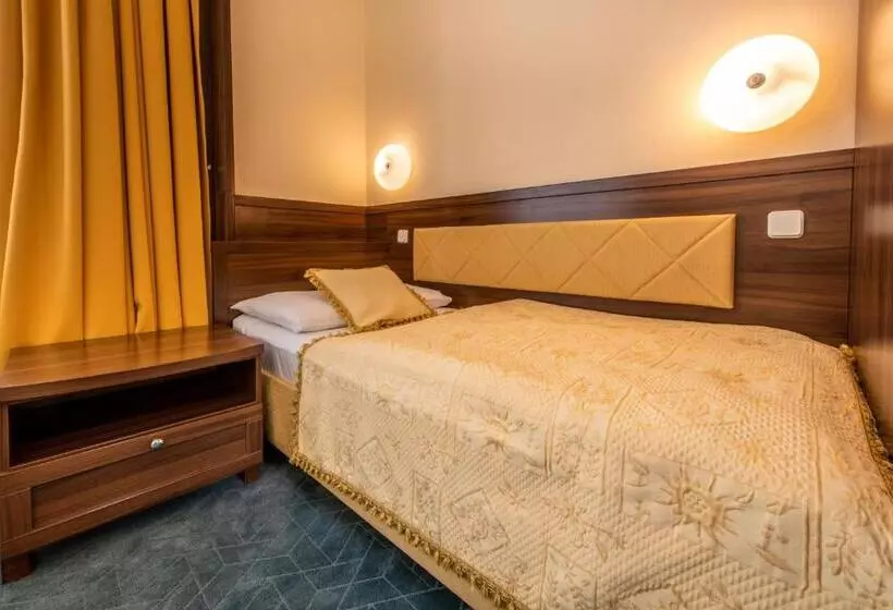 Szálloda Arcus Garden