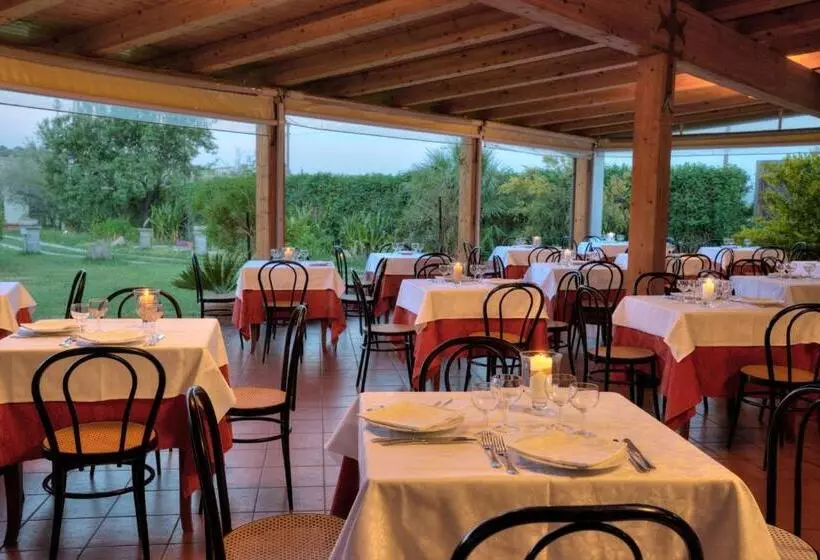 Сельский отель Agriturismo Biologico Corte Aragonese