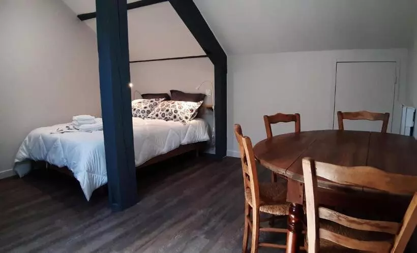 Aamiaismajoitus (B&B) Moulin De Parayre