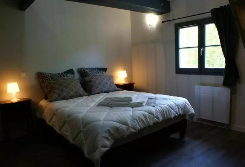 Aamiaismajoitus (B&B) Moulin De Parayre