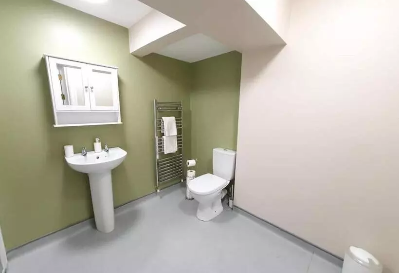 تختخواب و صبحانه Quay 8