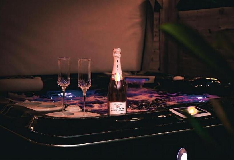 민박 White Rose Tower