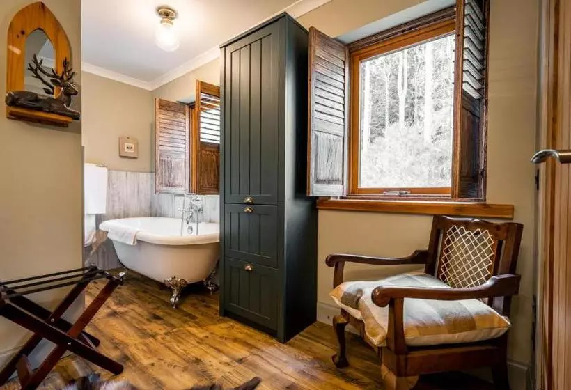 Aamiaismajoitus (B&B) White Rose Tower