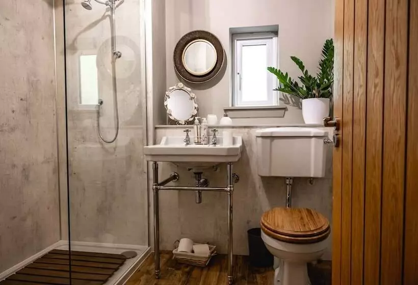 Aamiaismajoitus (B&B) White Rose Tower