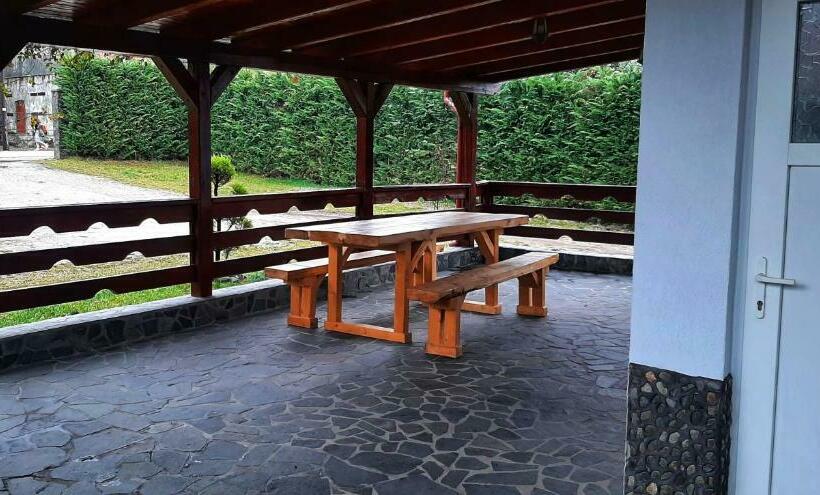 ペンション Cazare Luxandra