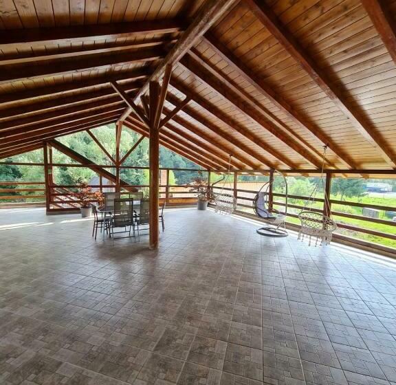 ペンション Cazare Luxandra