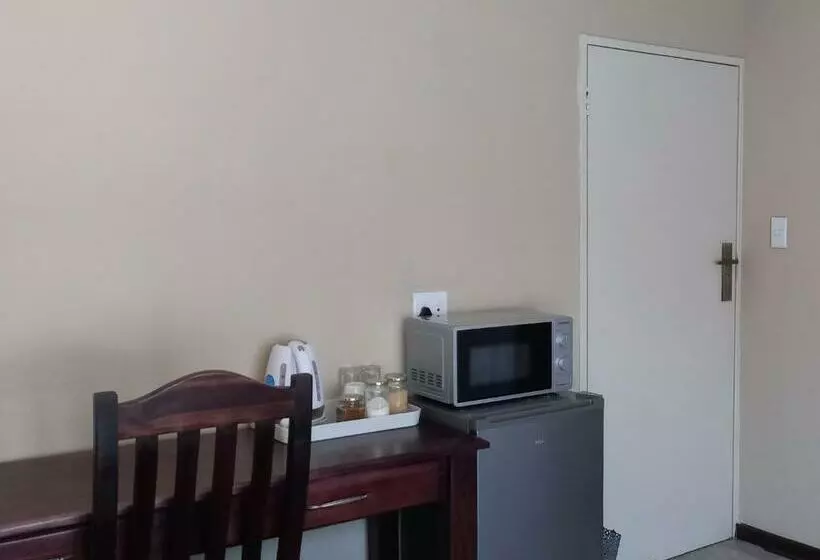 ペンション M N M Guesthouse Polokwane Central