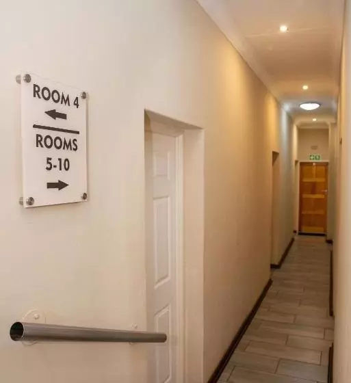 ペンション M N M Guesthouse Polokwane Central