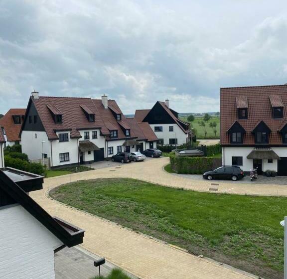 تختخواب و صبحانه Les Cigognes