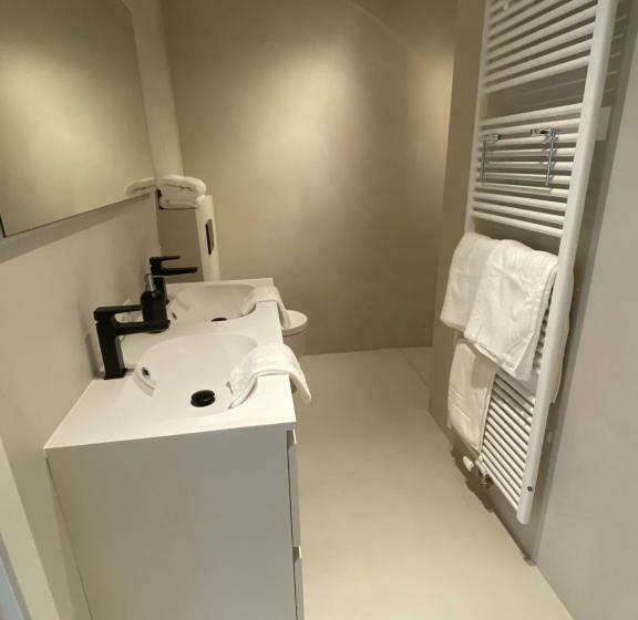 تختخواب و صبحانه Les Cigognes