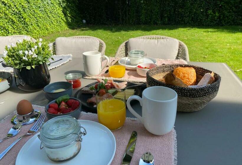 تختخواب و صبحانه Les Cigognes