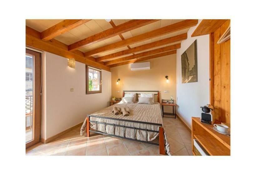 Boutique Hostal Born53 Im Stadtkern Von Llucmajor, Mallorca