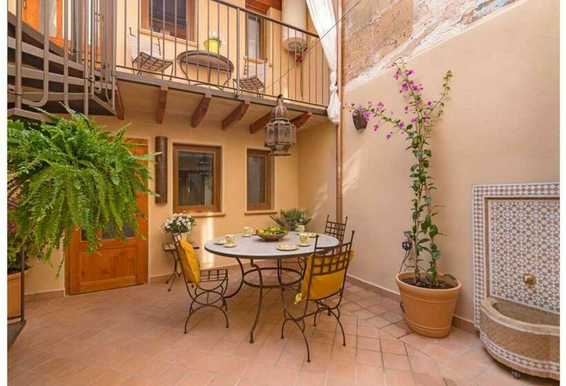 Boutique Hostal Born53 Im Stadtkern Von Llucmajor, Mallorca