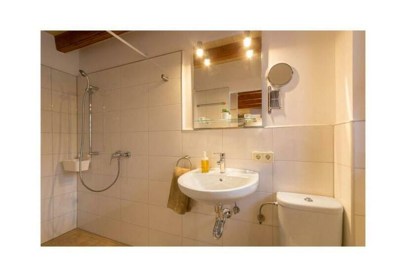 Boutique Hostal Born53 Im Stadtkern Von Llucmajor, Mallorca