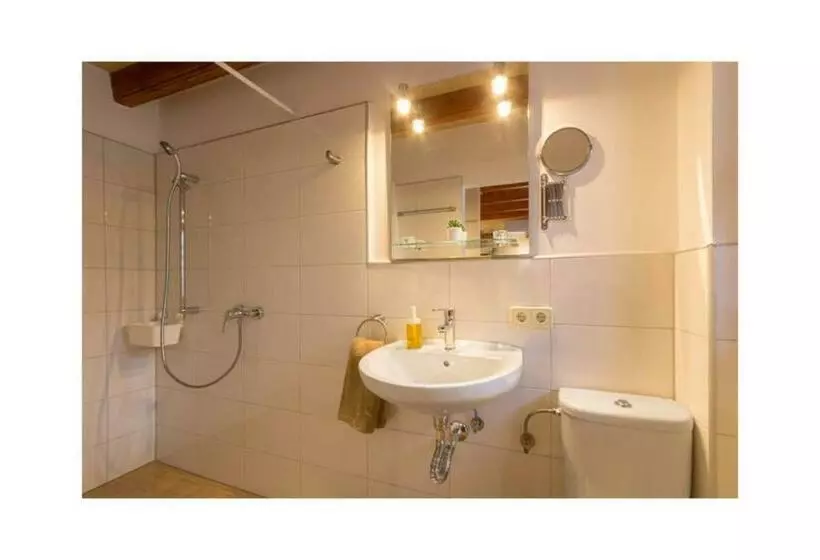 Boutique Hostal Born53 Im Stadtkern Von Llucmajor, Mallorca