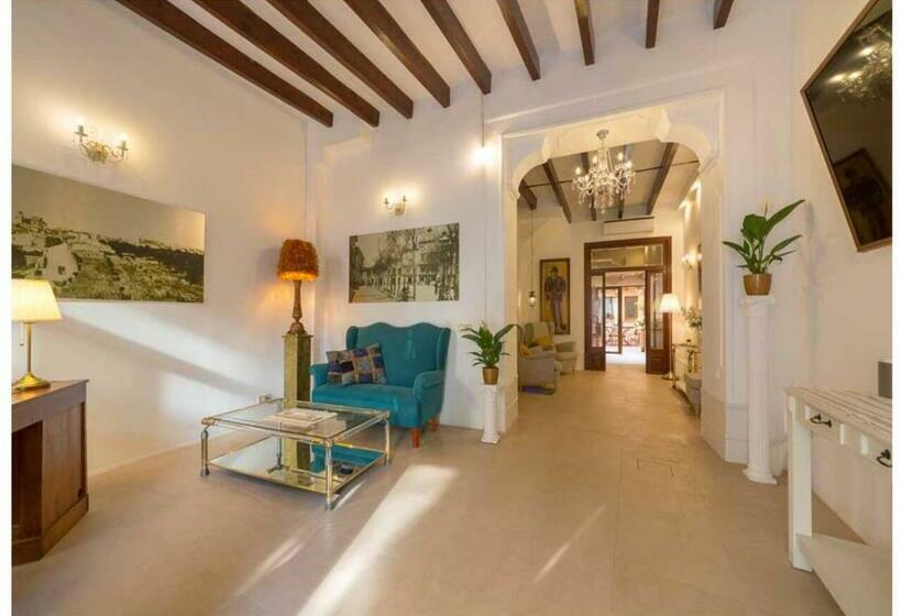 Boutique Hostal Born53 Im Stadtkern Von Llucmajor, Mallorca