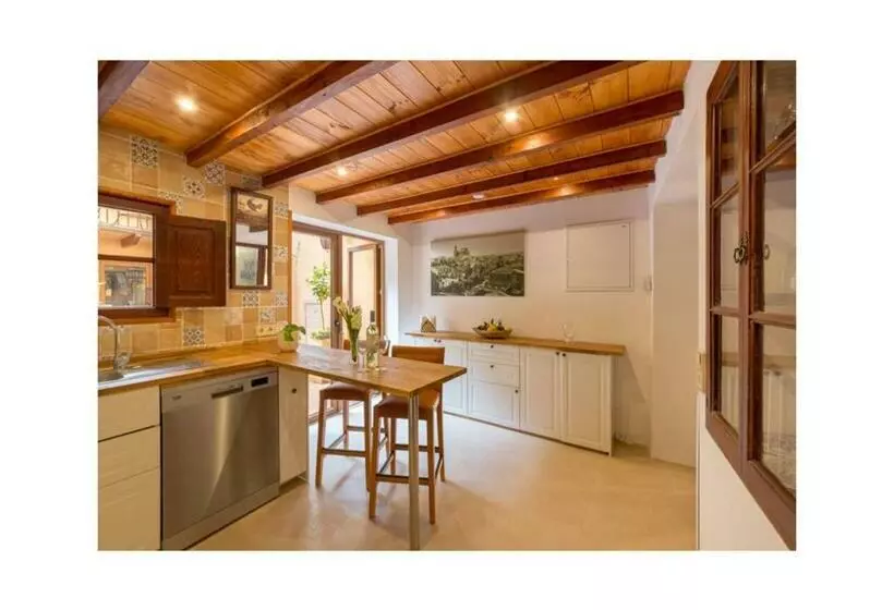 Boutique Hostal Born53 Im Stadtkern Von Llucmajor, Mallorca