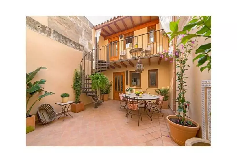 Boutique Hostal Born53 Im Stadtkern Von Llucmajor, Mallorca