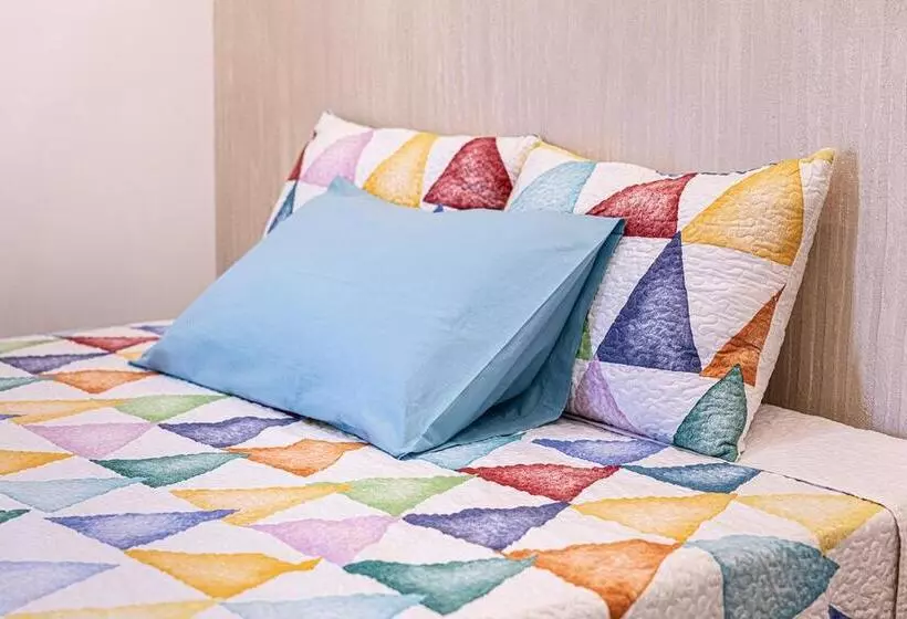 Majatalo Mola’s Square House