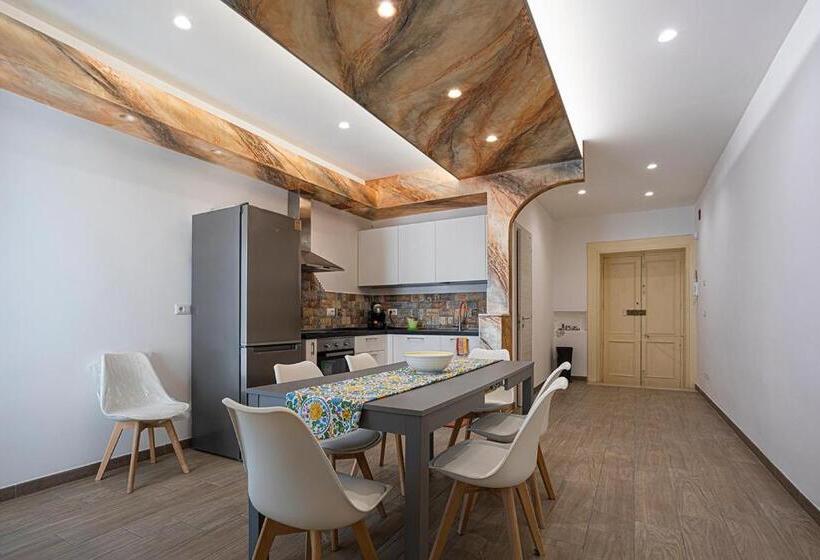 ペンション Mola’s Square House