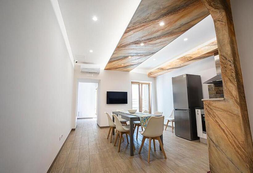 ペンション Mola’s Square House