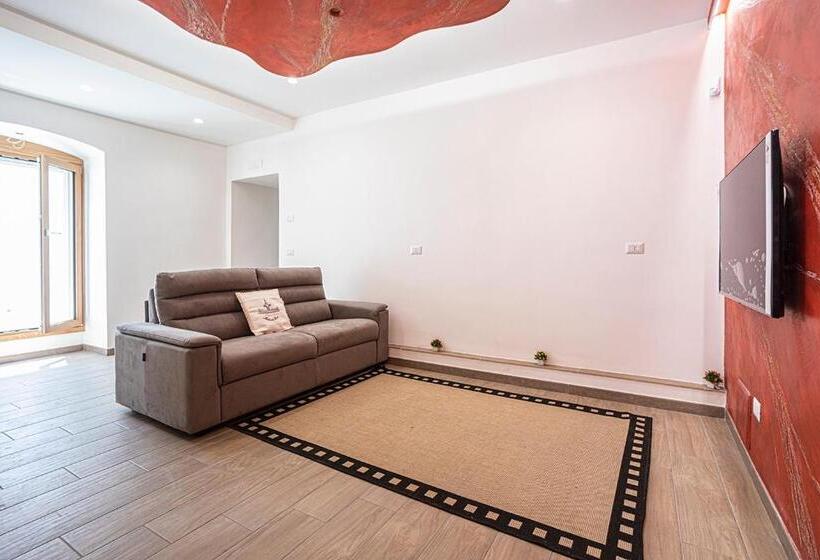 ペンション Mola’s Square House