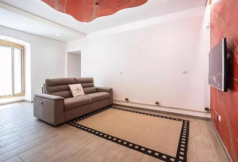 Majatalo Mola’s Square House