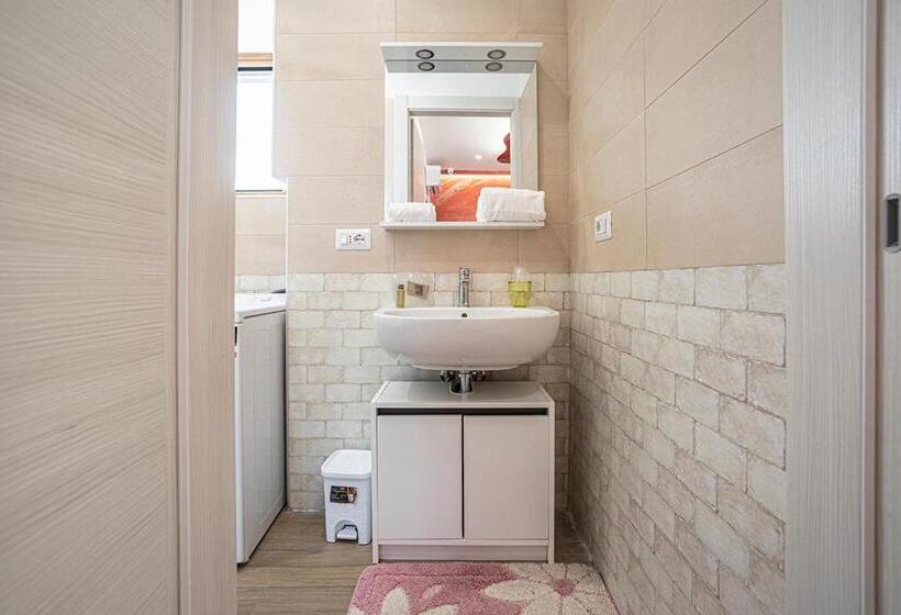 ペンション Mola’s Square House