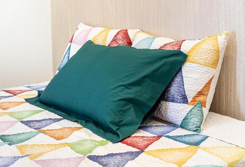 ペンション Mola’s Square House