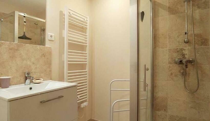 مبيت وإفطار Au Bord Du Verdus