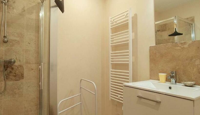 مبيت وإفطار Au Bord Du Verdus