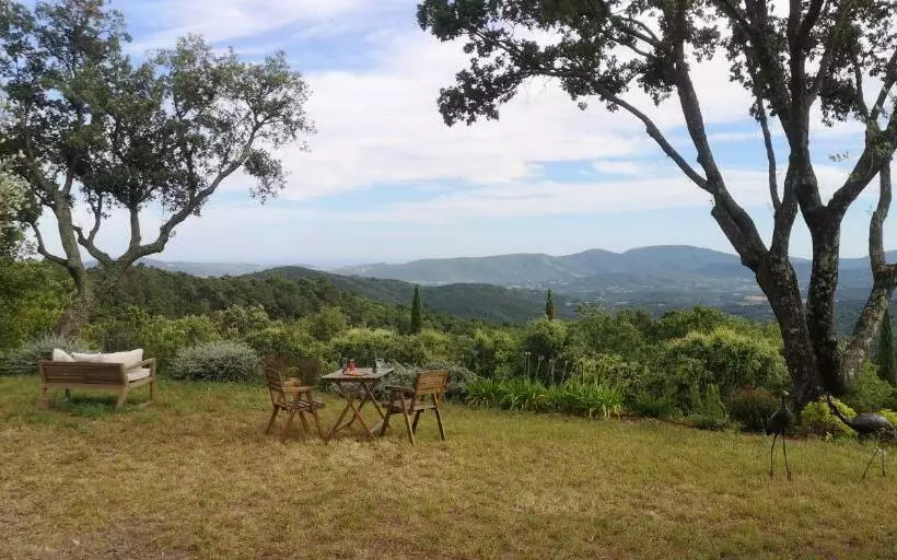 Aamiaismajoitus (B&B) Domaine Des Chênes De La Galline