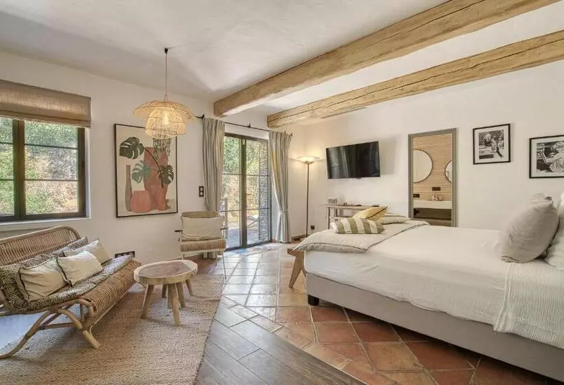 Aamiaismajoitus (B&B) Domaine Des Chênes De La Galline