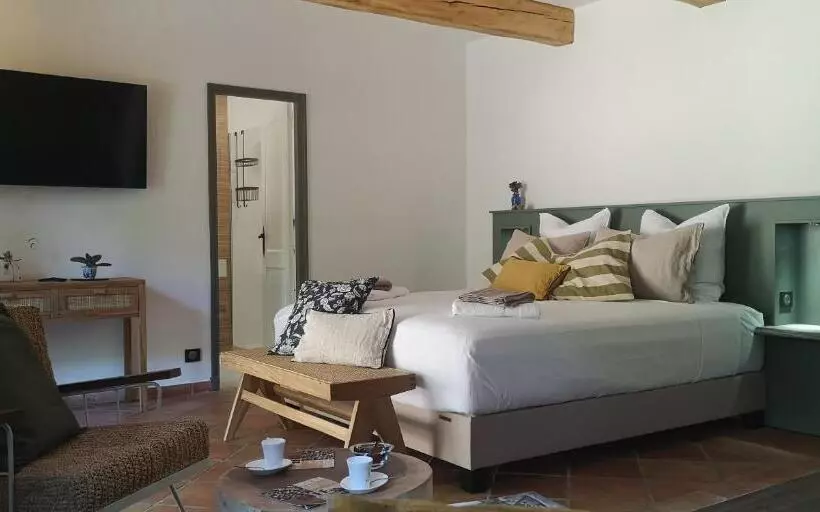 Aamiaismajoitus (B&B) Domaine Des Chênes De La Galline