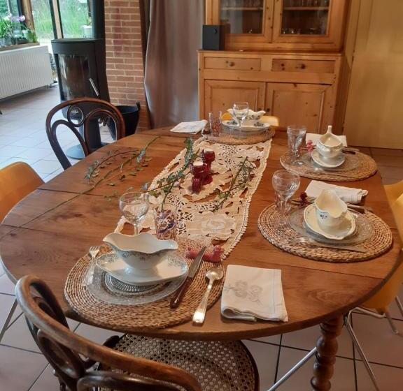 ベッドアンドブレックファースト Le Buisson De La Gariole ,chambre Rhétaise