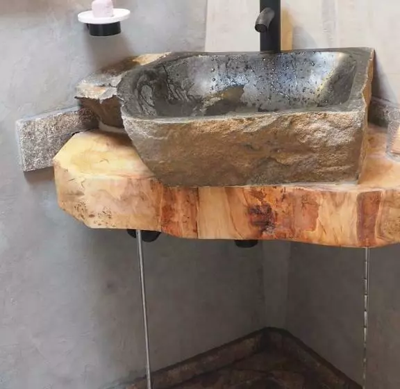 Aamiaismajoitus (B&B) Moulin Bas, Prés De La Rivière