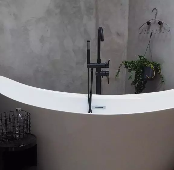 Aamiaismajoitus (B&B) Moulin Bas, Prés De La Rivière